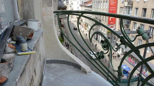 У центрі Львова реставрують довоєнні балкони