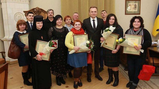 У Ратуші нагородили десятьох волонтерів Львова