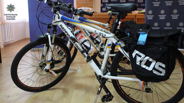 Патрульній поліції у Львові вперше видали велосипеди