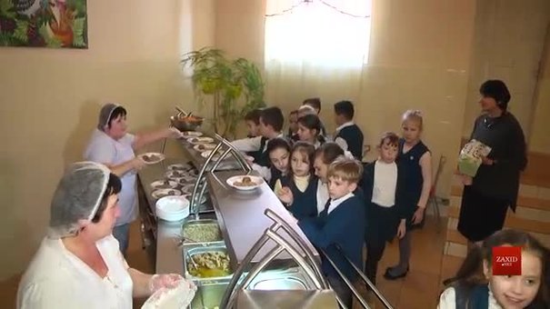 У п’яти львівських школах діти з батьками складають меню