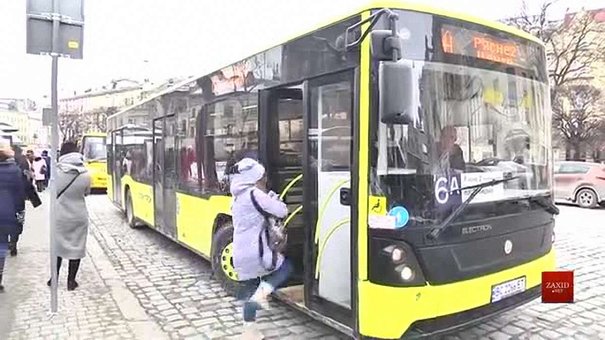 Через сильні морози комунальний транспорт Львова використовує спеціальне пальне