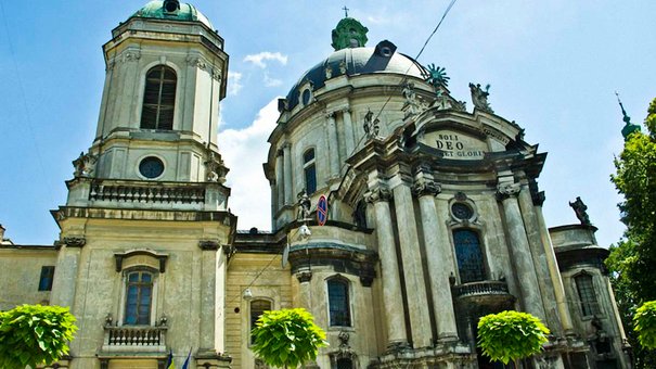 У Львові відреставрують дах і вікна Домініканського собору