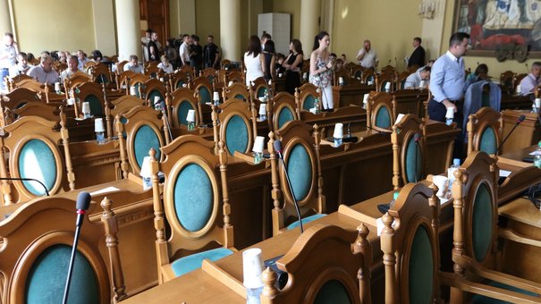 Депутати ЛМР від «Самопомочі» покинули засідання сесії через неетичні вислови «свободівця»