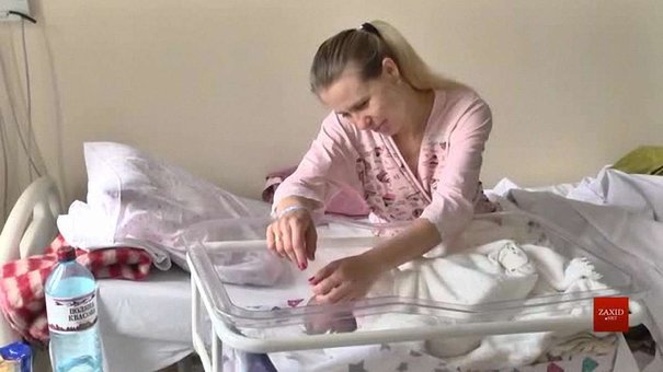 У Львівському перинатальному центрі народилась перша дитина. Це дівчинка!