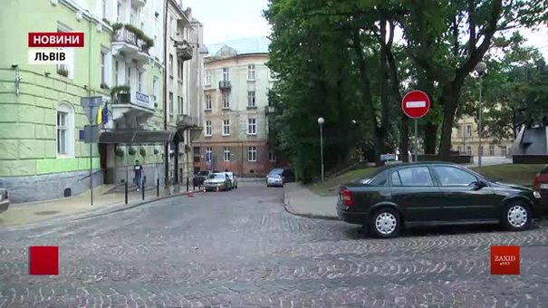 У центрі Львова встановили близько 100 нових дорожніх знаків