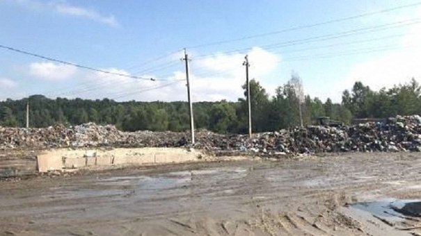 ЛОДА вкотре порушила обіцянку прибрати сміттєзвалище у Львові, що загрожує безпеці польотів