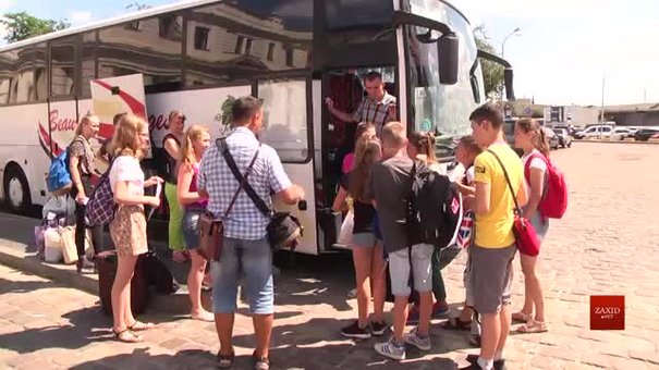 Зі Львова на відпочинок до Німеччини вирушили 32 дітей атовців