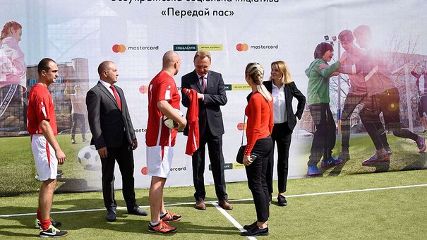 У Львові відкрили оновлений футбольний майданчик