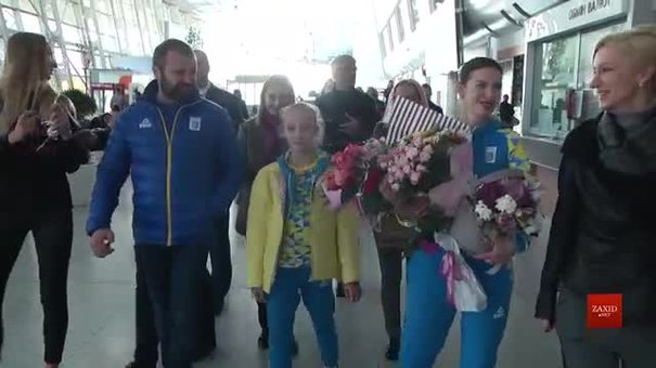 Гімнастка Христина Погранична повернулася до Львова зі «сріблом» Юнацької Олімпіади в Аргентині