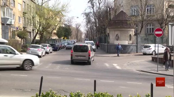 У Львові на Котляревського і прилеглих до неї вулицях встановили нові дорожні знаки