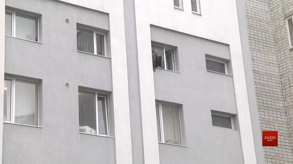 Із вікна Сихівського відділу поліції погрожував стрибнути чоловік