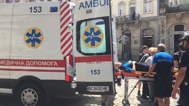 У центрі Львова серйозно травмувалась поліцейська велопатруля