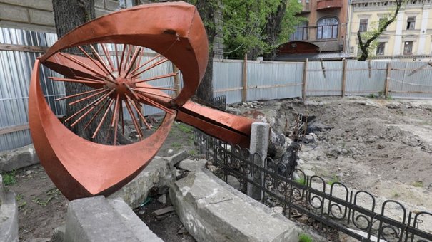 У четвер підрядник продовжить реконструкцію львівського фонтана «Кульбаба»