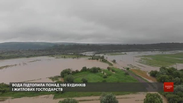 Мешканці підтопленого села Зарічне на Львівщині розповіли про наслідки негоди