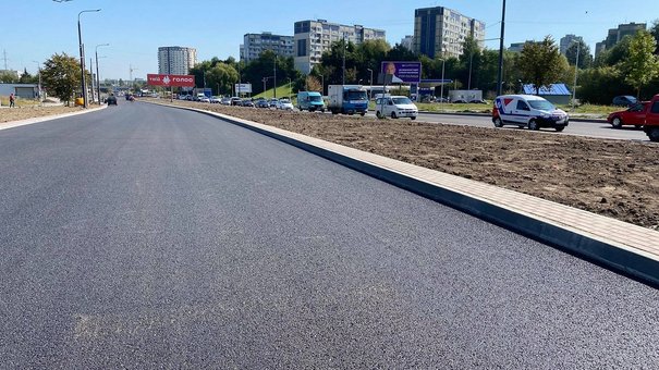 До кінця тижня у Львові відкриють рух реконструйованою вулицею Хуторівка