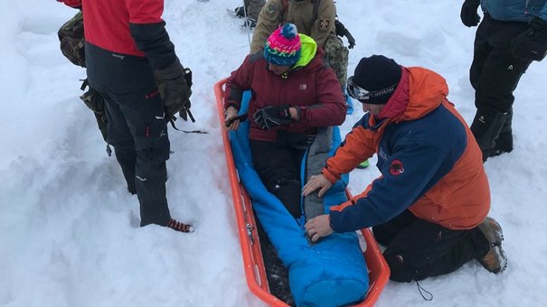 Знайденого у горах Румунії 25-річного львів'янина рятують від обмороження