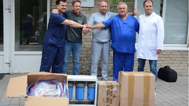  8-й міській лікарні Львова благодійники подарували систему очистки води
