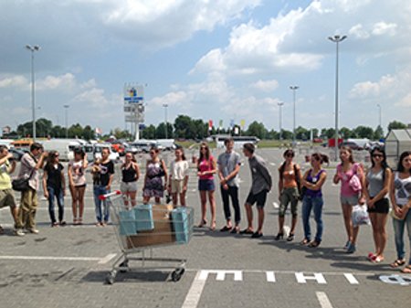 Львів’янка пробігла 100 метрів на шпильках за 16 секунд