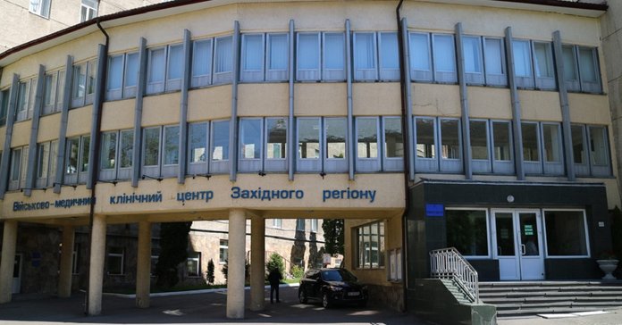 Подружжя медиків з львівського військового госпіталю викрили на хабарництві  - ZAXID.NET